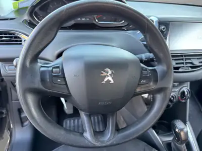 Peugeot 208 1.2 VTi Access — Citadine fiable, entretien à jour, sans sinistre — Miniatura 10