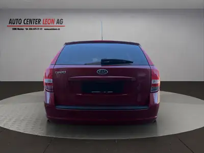 Kia Cee'd 1.4 16V — Berline fiable sans tracas, entretien à jour — tableau de bord