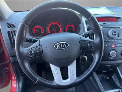 Kia Cee'd 1.4 16V — Berline fiable sans tracas, entretien à jour — Miniature 10