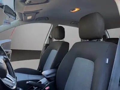 Kia Cee'd 1.4 16V — Berline fiable sans tracas, entretien à jour — Miniature 21