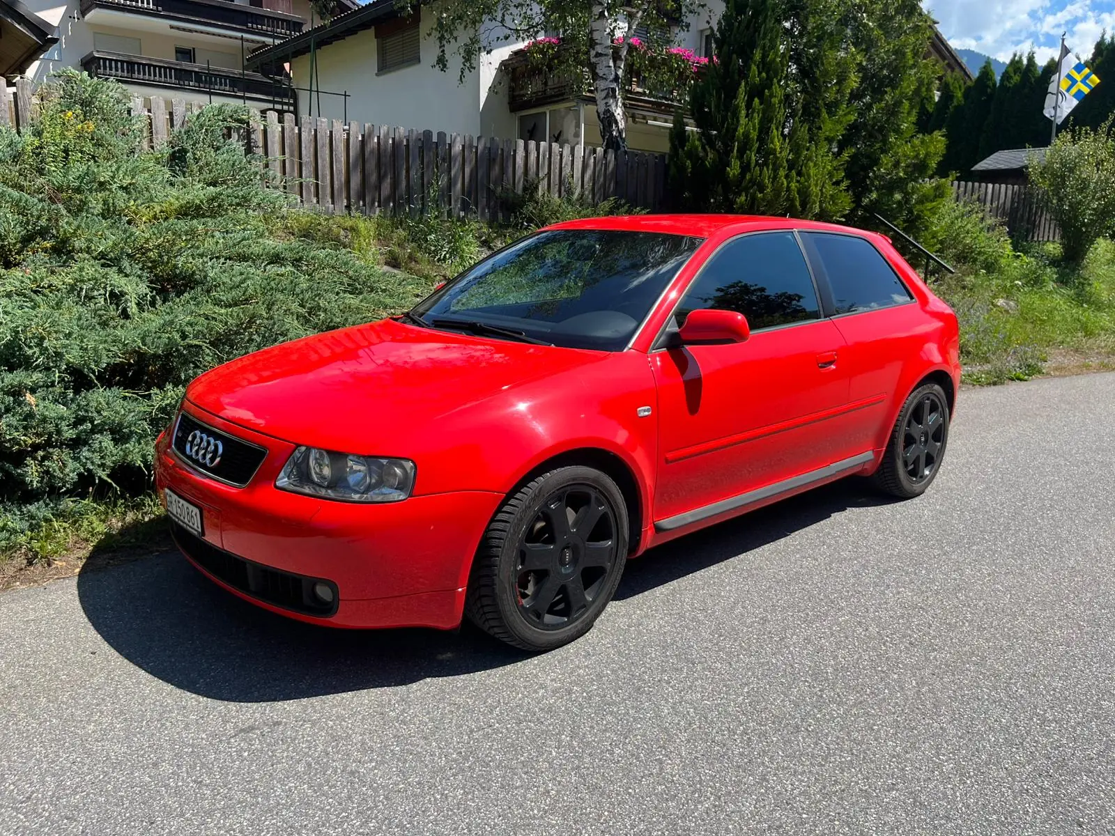 Audi S3 1.8 20V Turbo 210 ch — Sportive compacte quattro, authentique des années 2000 — vista esterna