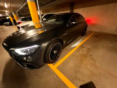 Mercedes-AMG GT 63 S 4MATIC+ — Hypersportive 639 ch, très peu kilométrée — intérieur