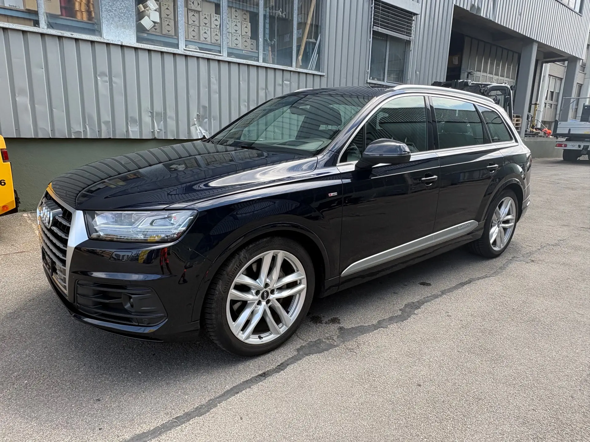 Audi Q7 3.0 V6 TDI Quattro — SUV 7 places robuste, révisé complet — vue extérieure