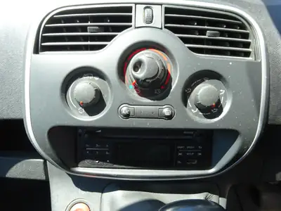 Renault Kangoo Maxi Z.E. 33 — Utilitaire électrique spacieux, batterie incluse — Miniature 7