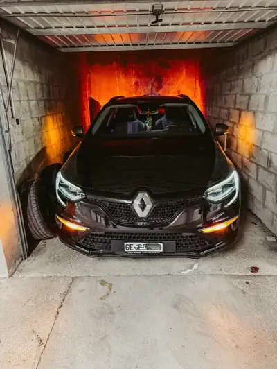 Renault Mégane IV Grandtour 1.6 Turbo GT — Break sportif 205 ch, sans sinistre — Seitenansicht