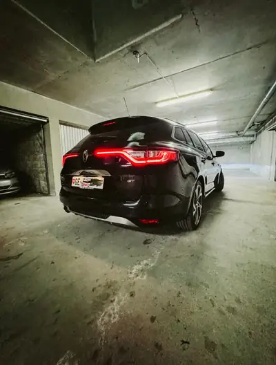 Renault Mégane IV Grandtour 1.6 Turbo GT — Break sportif 205 ch, sans sinistre — Heckansicht