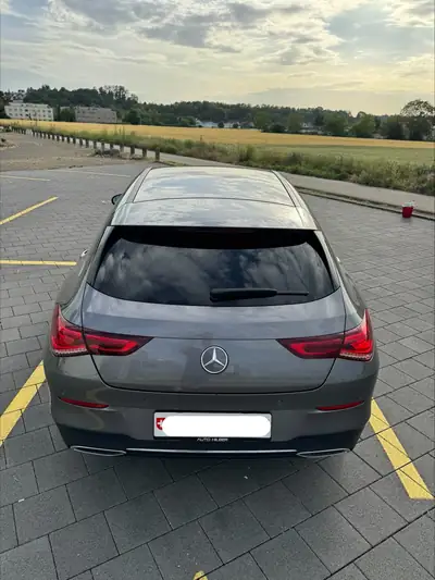 Mercedes-Benz CLA 200 Progressive — Élégance compacte et efficacité énergétique — interni