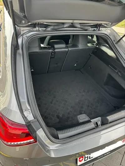 Mercedes-Benz CLA 200 Progressive — Élégance compacte et efficacité énergétique — Miniatura 13
