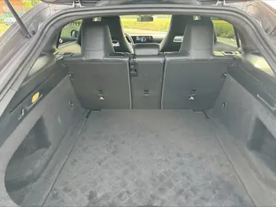 Mercedes-Benz CLA 200 Progressive — Élégance compacte et efficacité énergétique — Miniatura 14