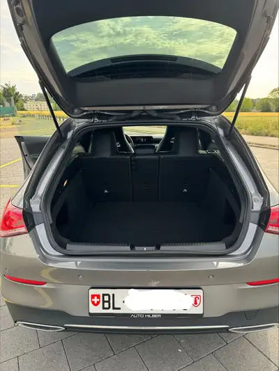 Mercedes-Benz CLA 200 Progressive — Élégance compacte et efficacité énergétique — Miniatura 15