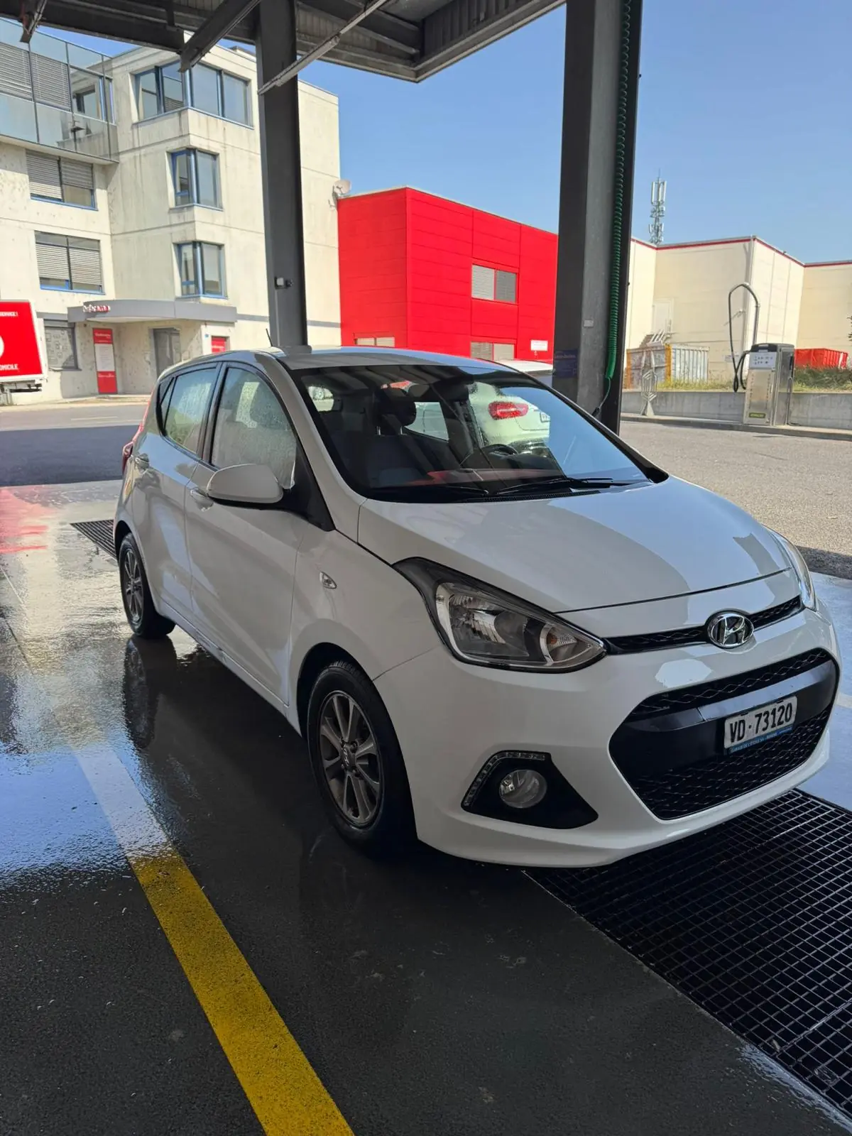 Hyundai i10 1.0 Pica 2016 — Citadine fiable, essence économique et première main