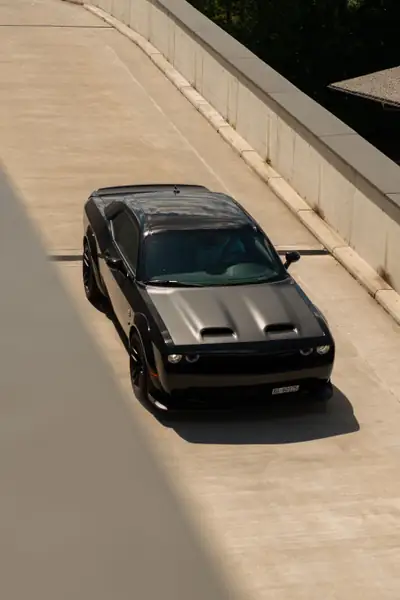Dodge Challenger Hellcat Widebody — 727 ch de pure muscle américain, état impeccable — Miniatura 9