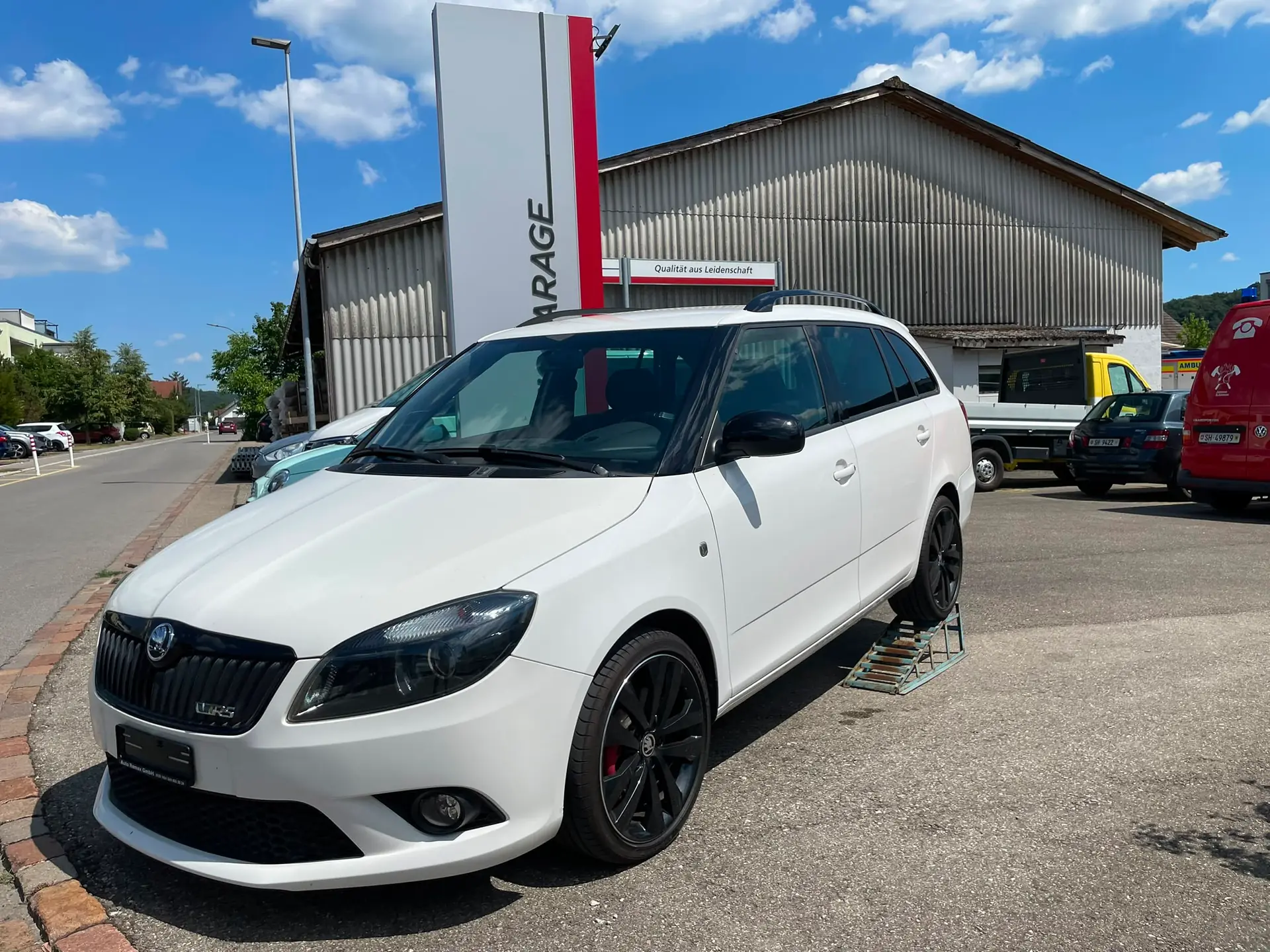 Skoda Fabia 1.4 TSI RS DSG — Berline sportive compacte, sans sinistre — vista esterna