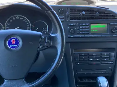 SAAB 9-3 Cabriolet 2.0T — Élégance suédoise, décapotable authentique — Miniature 13