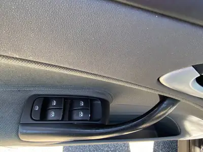 SAAB 9-3 Cabriolet 2.0T — Élégance suédoise, décapotable authentique — Miniature 25