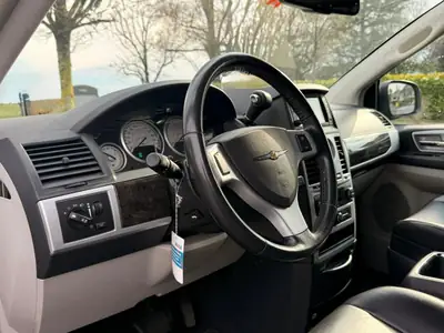 Chrysler Grand Voyager 3.8 Limited — Monospace 7 places, cuir chauffant, expertisée — Miniature 12