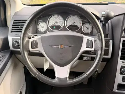 Chrysler Grand Voyager 3.8 Limited — Monospace 7 places, cuir chauffant, expertisée — Miniature 15