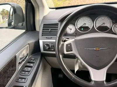 Chrysler Grand Voyager 3.8 Limited — Monospace 7 places, cuir chauffant, expertisée — Miniature 16