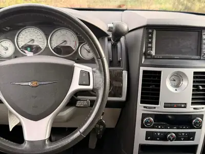 Chrysler Grand Voyager 3.8 Limited — Monospace 7 places, cuir chauffant, expertisée — Miniature 17