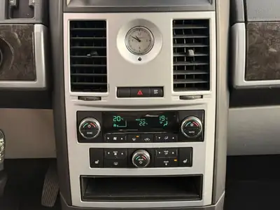 Chrysler Grand Voyager 3.8 Limited — Monospace 7 places, cuir chauffant, expertisée — Miniature 20
