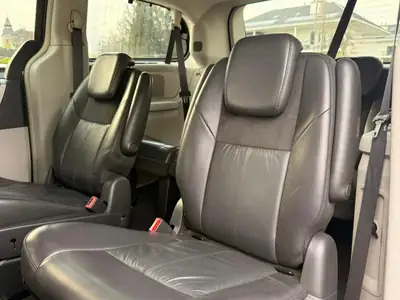 Chrysler Grand Voyager 3.8 Limited — Monospace 7 places, cuir chauffant, expertisée — Miniature 22
