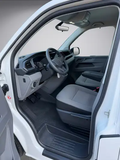 VW T6.1 2.0 TDI — Van utilitaire compact, faible kilométrage, équipements modernes — Miniature 11