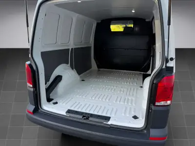 VW T6.1 2.0 TDI — Van utilitaire compact, faible kilométrage, équipements modernes — Miniature 20