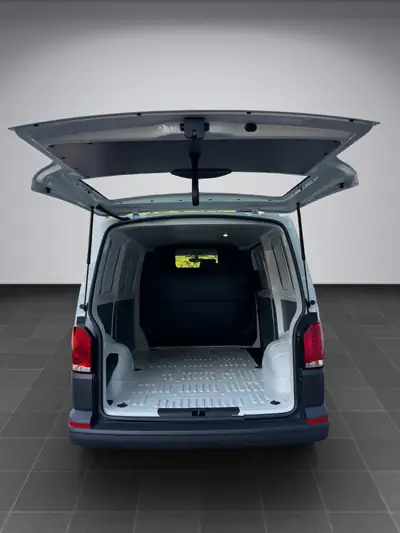 VW T6.1 2.0 TDI — Van utilitaire compact, faible kilométrage, équipements modernes — Miniature 19