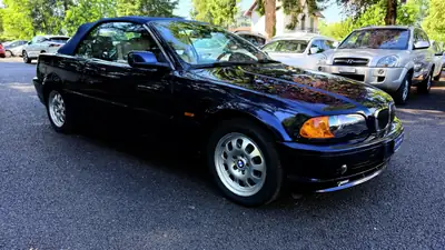 BMW 320Ci Cabriolet — Roadster élégant 2001, 170 ch et toit ouvert — Heckansicht
