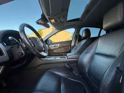 Jaguar XF 2.0 Ti Luxury 2012 — Berline élégante, expertisée sans sinistre — détail