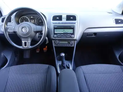 VW Polo 1.4 16V Trendline 2011 — Citadine fiable, entretien suivi, sans accident — Miniature 11