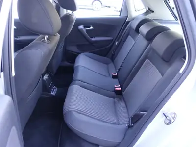 VW Polo 1.4 16V Trendline 2011 — Citadine fiable, entretien suivi, sans accident — Miniature 13