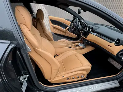 Ferrari FF 2012 — Grand Tourisme 660 ch, historique Ferrari complet — Miniature 10