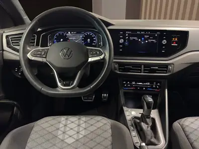 VW Taigo 1.5 TSI R-Line — SUV urbain dynamique, seulement 12'000 km — tableau de bord