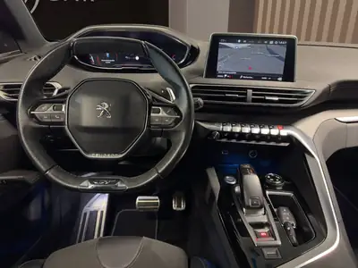 Peugeot 3008 2.0 BlueHDi GT — SUV diesel performant, faible kilométrage — Armaturenbrett