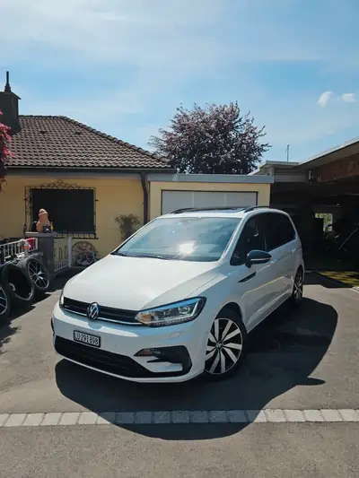 VW Touran R Line 2.0 TDI — Monospace familial robuste, 67 000 km seulement — vue extérieure