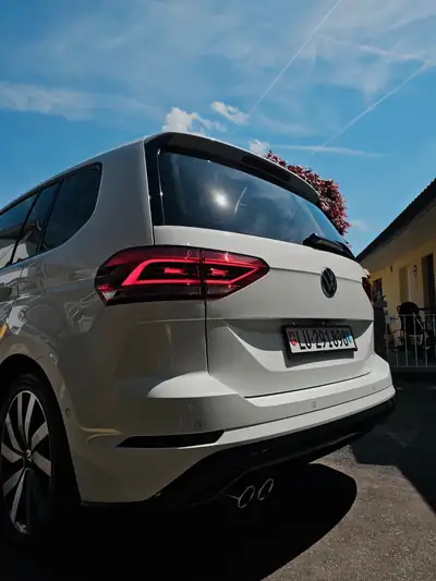 VW Touran R Line 2.0 TDI — Monospace familial robuste, 67 000 km seulement — arrière