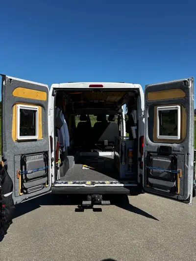 Opel Movano 2.2 TD 140 — Utilitaire compact fiable, 62'000 km seulement — rear view