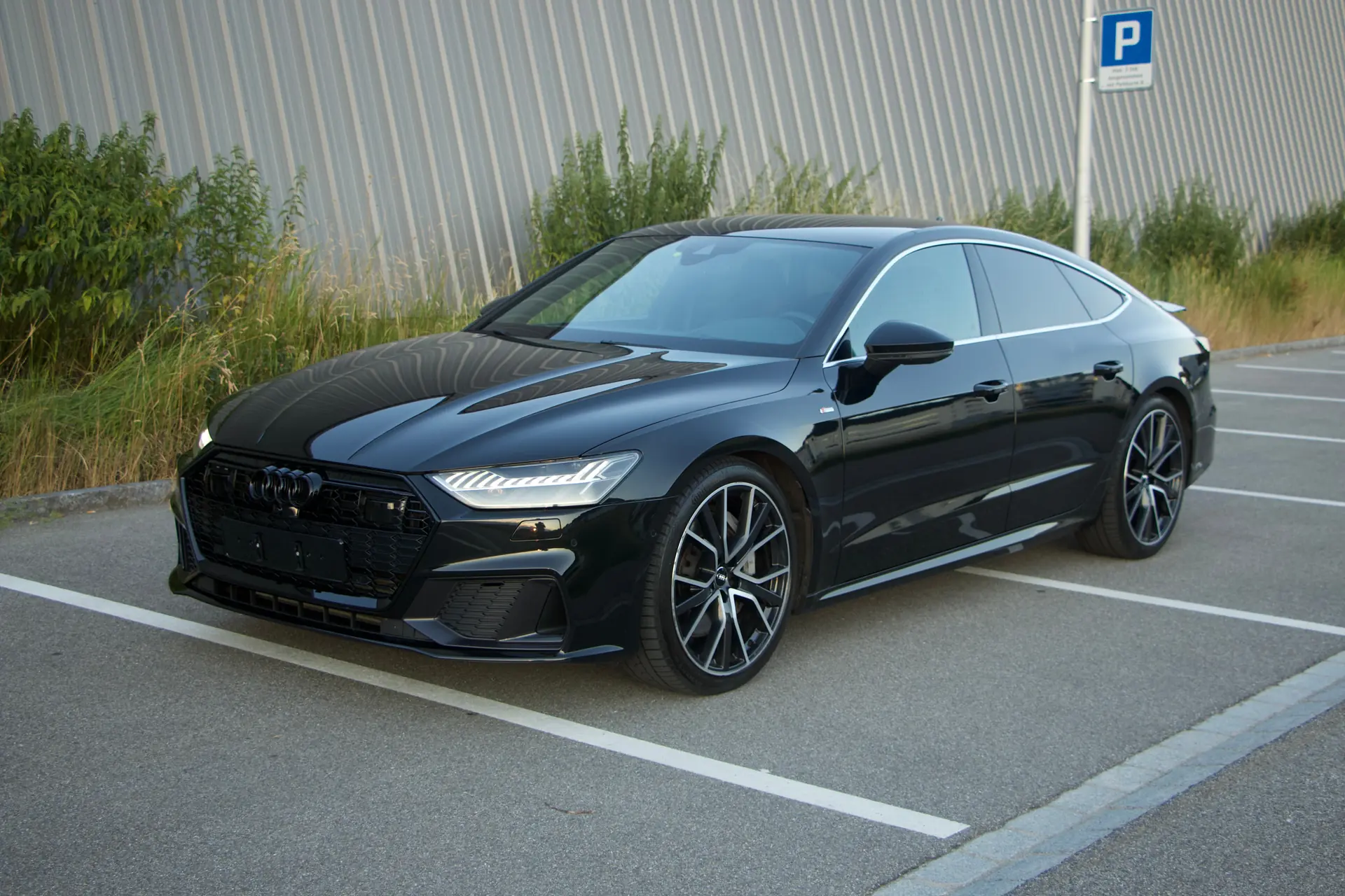 Audi A7 Sportback 55 TFSI quattro — Élégance hybride et performances affirmées — vue extérieure
