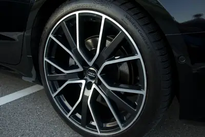 Audi A7 Sportback 55 TFSI quattro — Élégance hybride et performances affirmées — Miniature 7