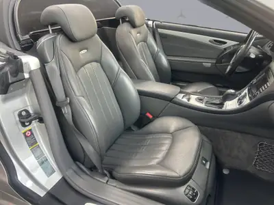 Mercedes-Benz SL 55 AMG — Cabriolet V8 légendaire, 500 ch de pure performance — Miniature 17