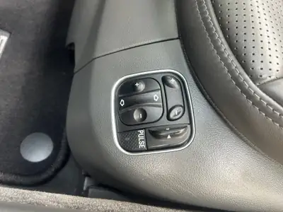 Mercedes-Benz SL 55 AMG — Cabriolet V8 légendaire, 500 ch de pure performance — Miniature 18