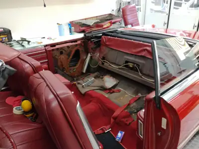 Cadillac DeVille 7.0 V8 Cabriolet — Légende américaine 345 ch, statut de véhicule ancien — Miniatura 20