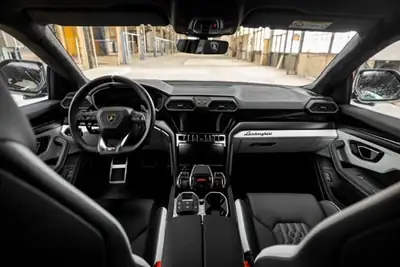 Lamborghini Urus S E-Gear — Le super SUV 666 ch avec attelage et roues 23" diamond — Miniature 13