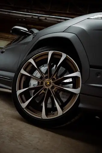 Lamborghini Urus S E-Gear — Le super SUV 666 ch avec attelage et roues 23" diamond — Miniature 14