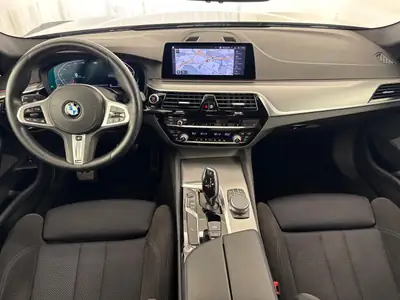 BMW 530i xDrive 48V Touring M Sport — Break de luxe hybride léger, 78 900 km — Miniature 7