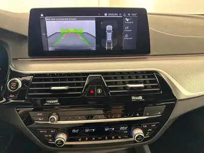 BMW 530i xDrive 48V Touring M Sport — Break de luxe hybride léger, 78 900 km — Miniature 13