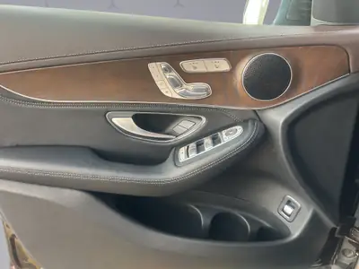 Mercedes-Benz GLC 250 d 4MATIC — SUV diesel premium, 120'000 km, élégance brune — Miniature 15