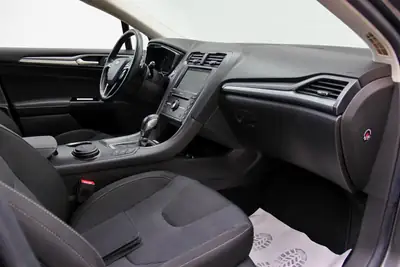 Ford Mondeo Break 2.0 TDCi Titanium — Monospace familial spacieux, entretien récent — Miniature 12