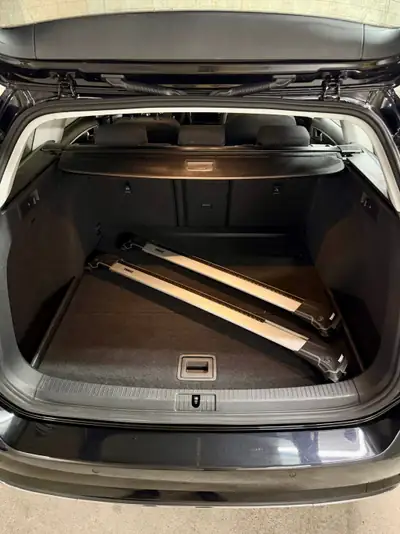 VW Golf Estate 1.5 TSI EVO 150 ch — Break polyvalent, équipé et sans sinistre — Miniatura 8